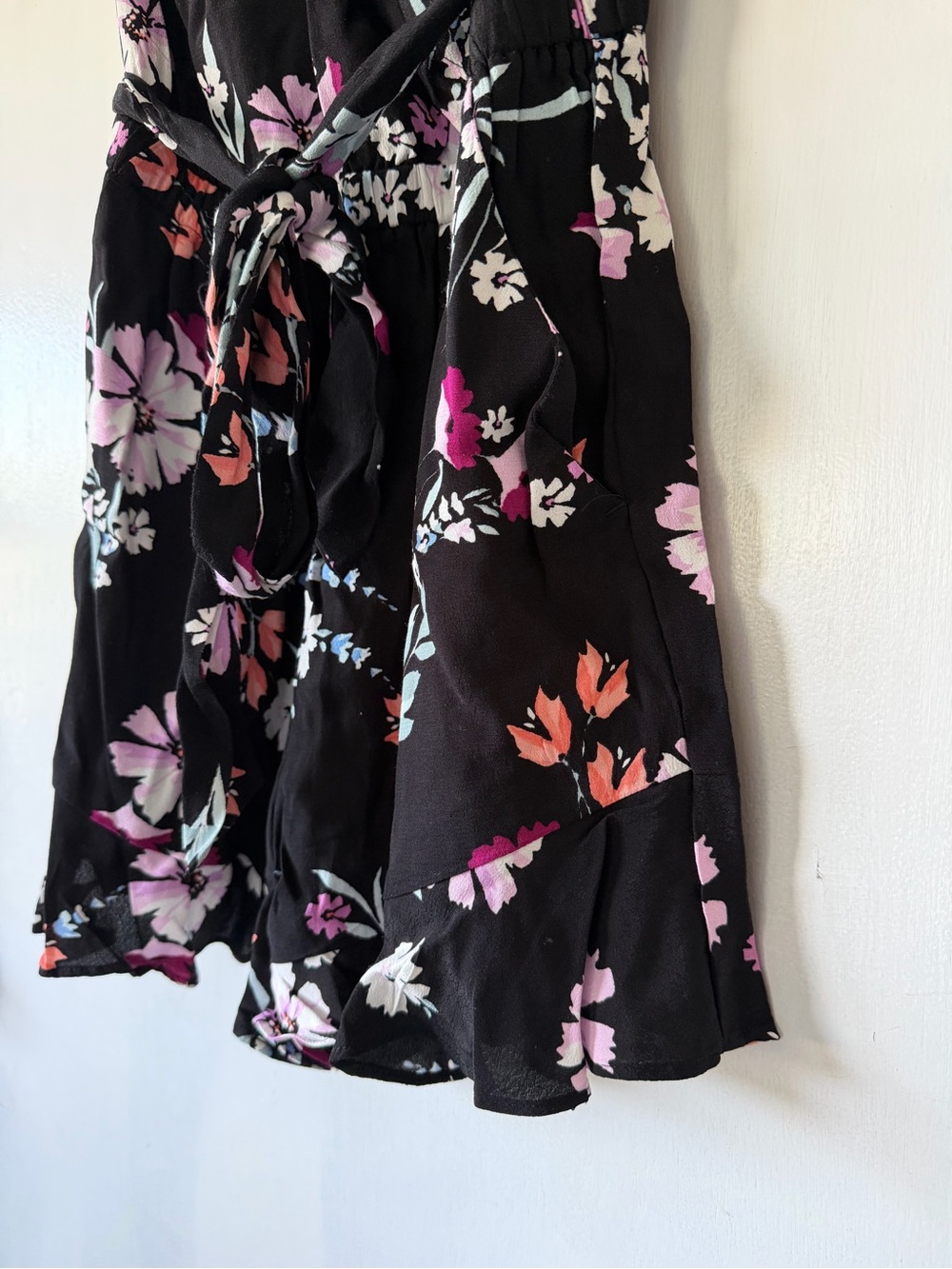 Ann Taylor LOFT Garden Floral Ruffle Romper. NWOT. Size S. - Picture 6 of 9